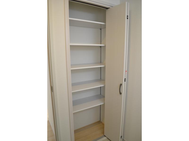 Receipt. There are housed in 2F washroom, Bath towel Ya, Bathing supplies, Many of those laundry detergent, etc. You Deki use it can be very convenient storage. 