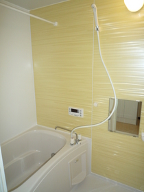 Bath. Can you move even a family in Reheating single with hot water supply