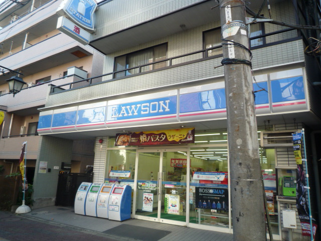 Convenience store. 500m to Lawson (convenience store)