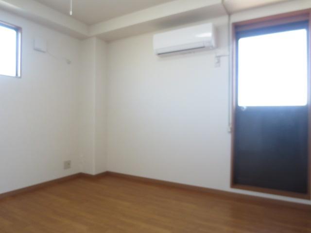 Living and room. Western-style 3