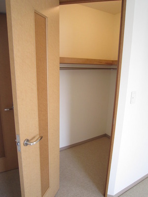 Receipt. Walk-in closet complete