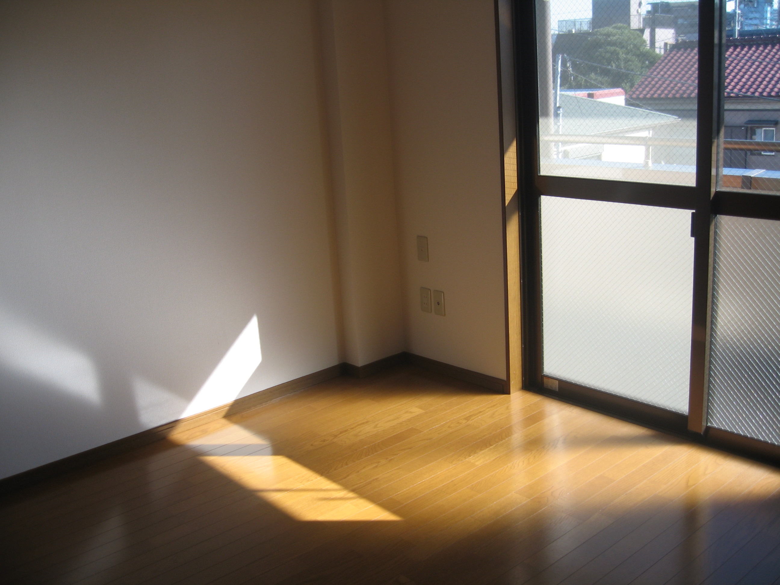 Living and room. Room 7 Pledge