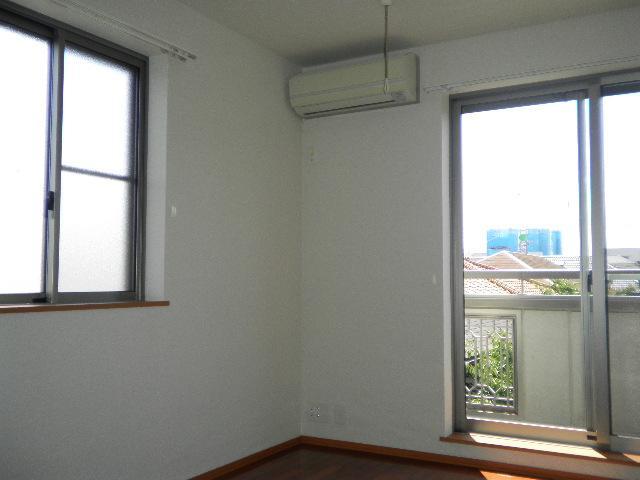 Living and room. Western-style 1