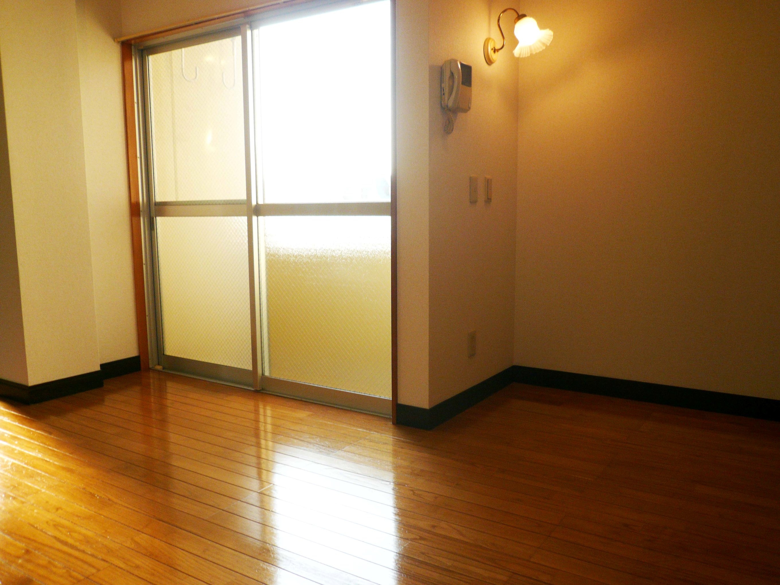 Other room space. Approach from the entrance