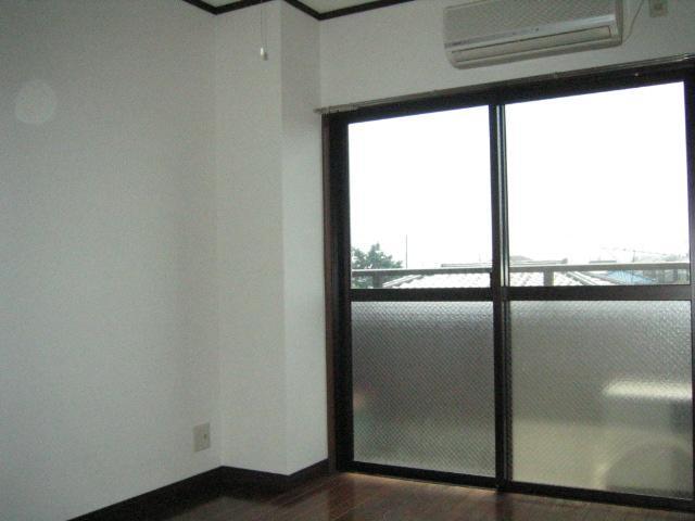 Living and room. Western-style 1