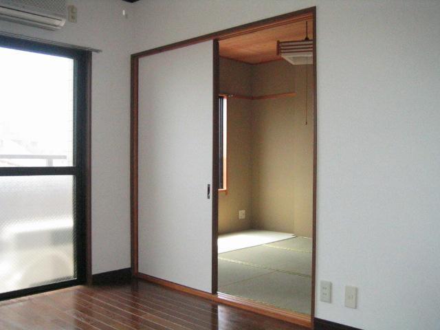 Living and room. Western-style 2