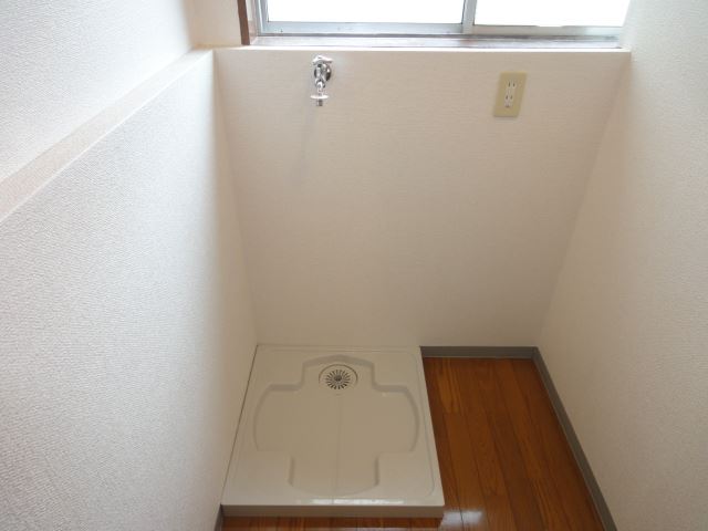 Other Equipment. Indoor Laundry Storage