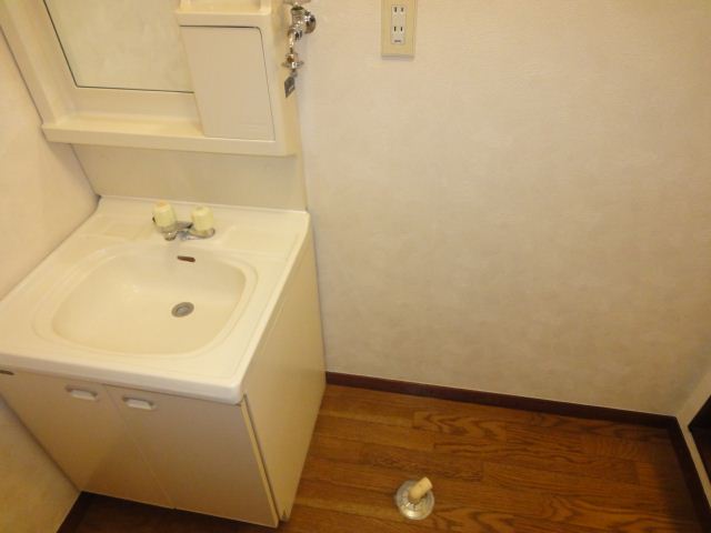 Washroom. Independent wash