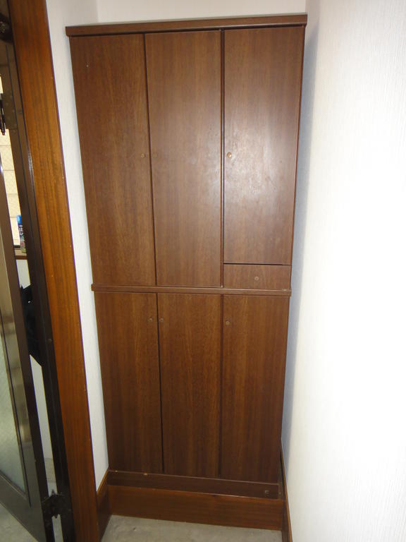 Entrance. Cupboard