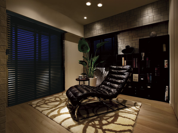 Living.  [Western-style 3] Private space that can be a variety utilized to match, such as the life style den or hobby room.