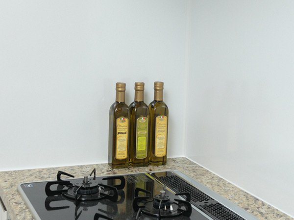 Kitchen.  [Kitchen before enamel panel] Strongly to heat and moisture before the kitchen, Strong and adopt a strong enamel kitchen panel to shock. Dirty luck difficult is easy to clean.