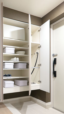 Receipt.  [Thor type footwear input] The entrance, To was effectively using the height of the ceiling - Installation Le type footwear input. Firmly storage shoes that frequency of use is biased depending on the season, such as boots and sandals ・ You can organize. (Except for some)