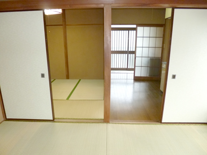 Other room space. The entire room