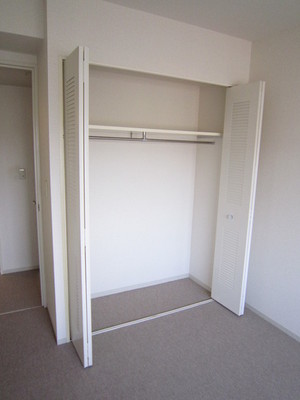 Receipt. Closet equipped