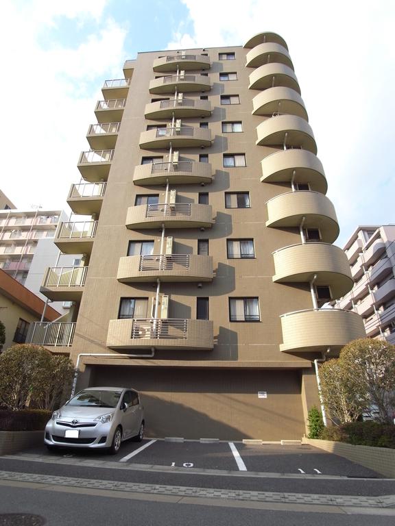 Parking lot. On-site parking complete