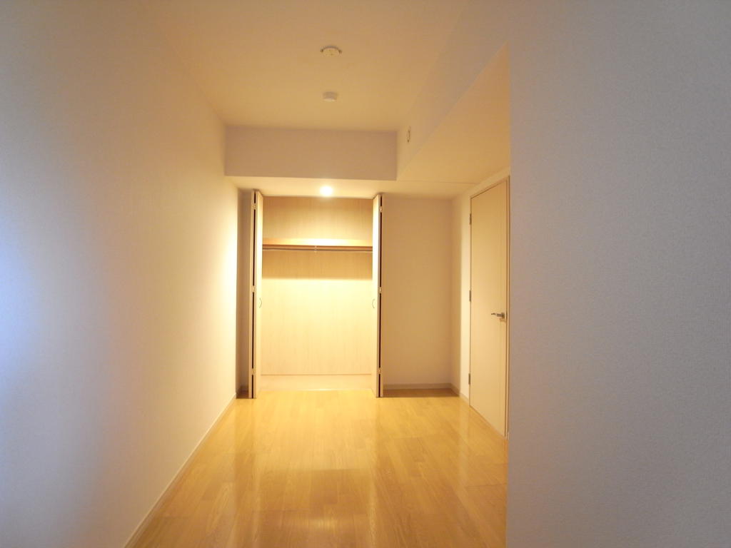 Other room space. Entrance side Western-style