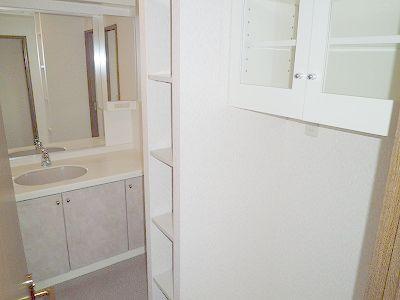 Wash basin, toilet. bathroom ・ shelf