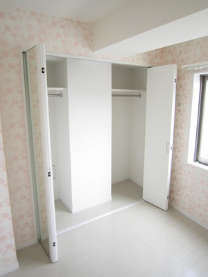 Receipt. Large storage space