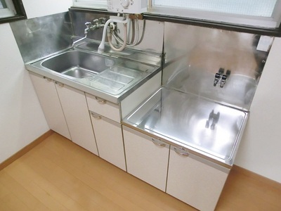 Kitchen. Two-burner stove installation Friendly Kitchen.