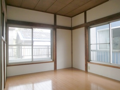 Living and room. The living room is all two-sided lighting ・ Flooring