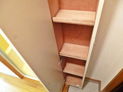 Entrance. With happy shoe box