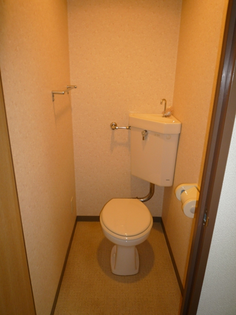 Toilet. Furotoire by