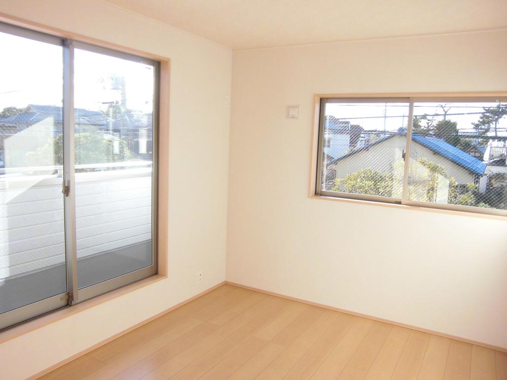 Non-living room. Western is