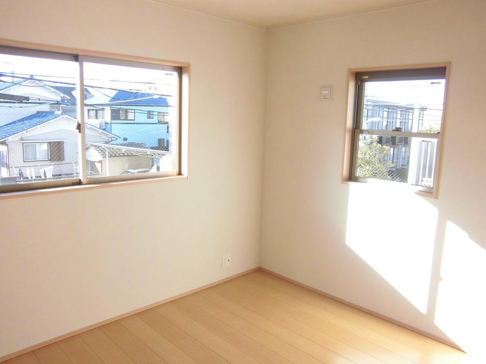 Non-living room. Western is