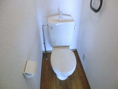 Toilet. bus ・ It is another toilet.