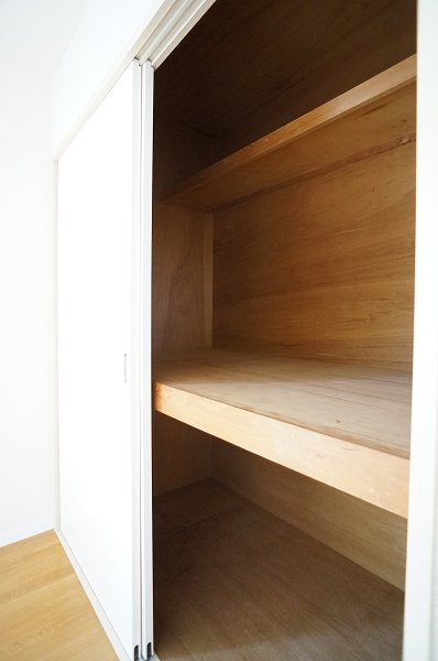 Receipt. Closet bedroom