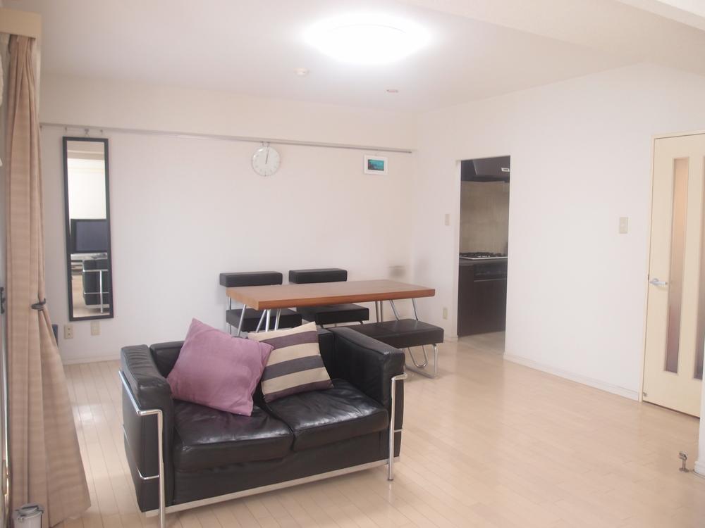 Living. Indoor (12 May 2013) Shooting