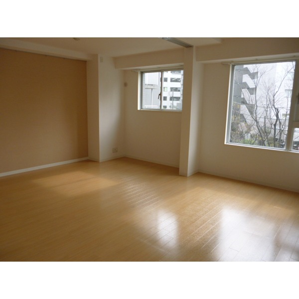 Living and room. Partition open