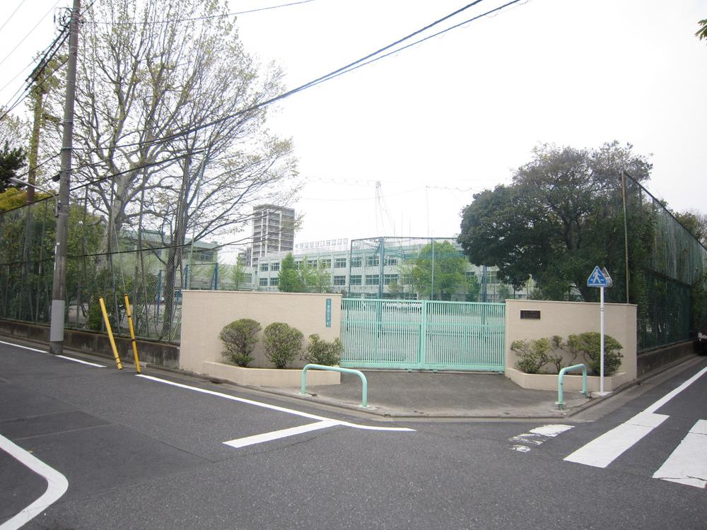 Junior high school. 750m to Edogawa Ward Harue Junior High School