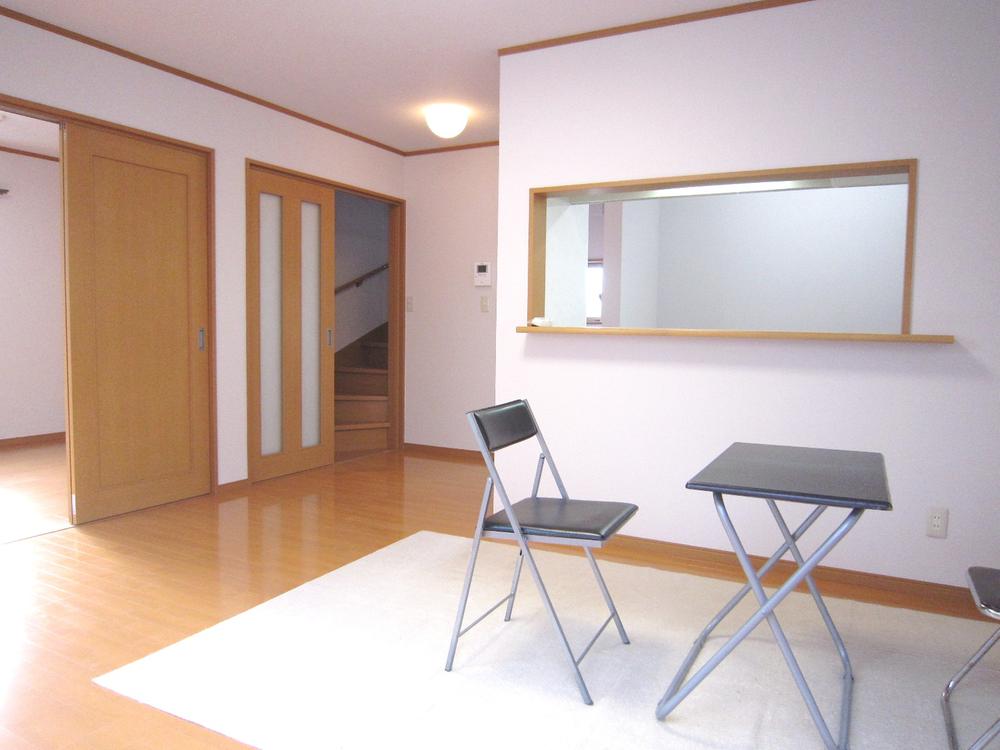 Living.  ■ LDK14 Pledge It has been applied an electric floor heating in the living room!