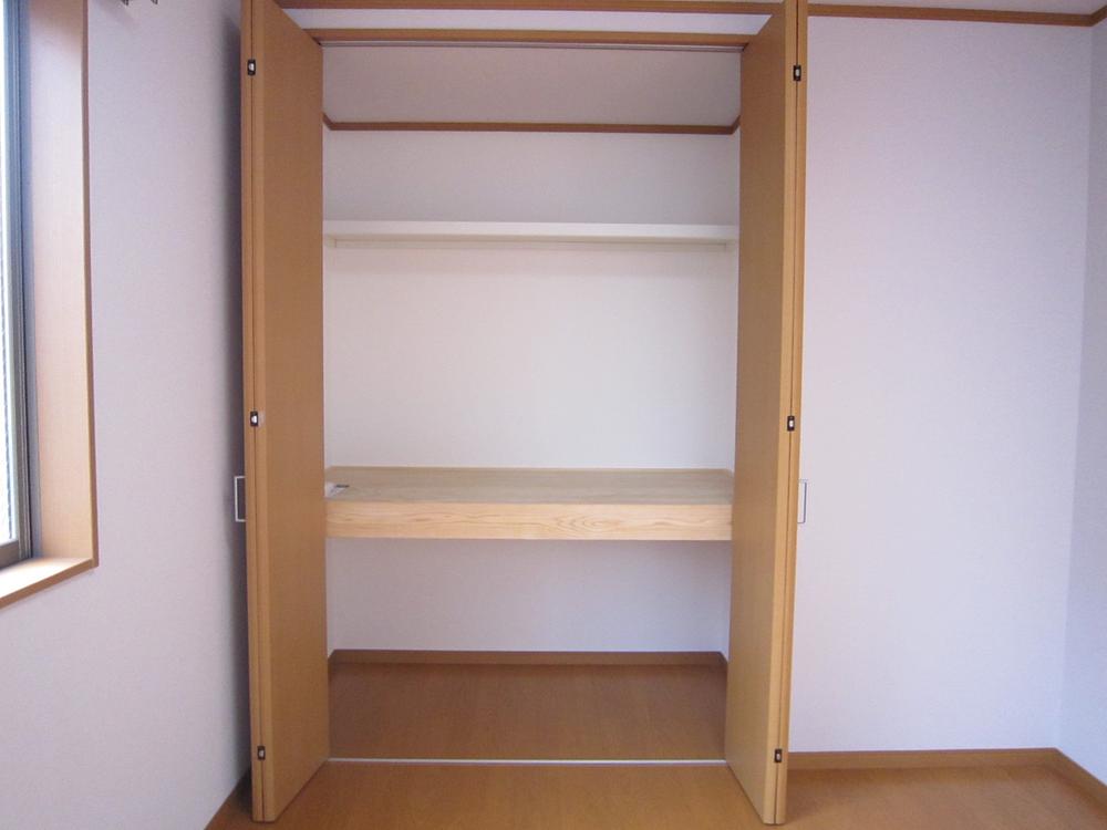 Receipt.  ■ Second floor Western-style is 6 Pledge of closet.