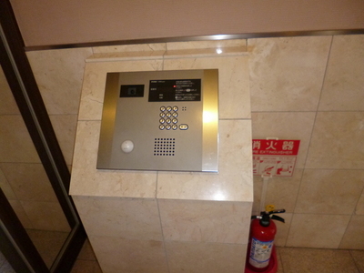 Other common areas. Auto-lock is equipped