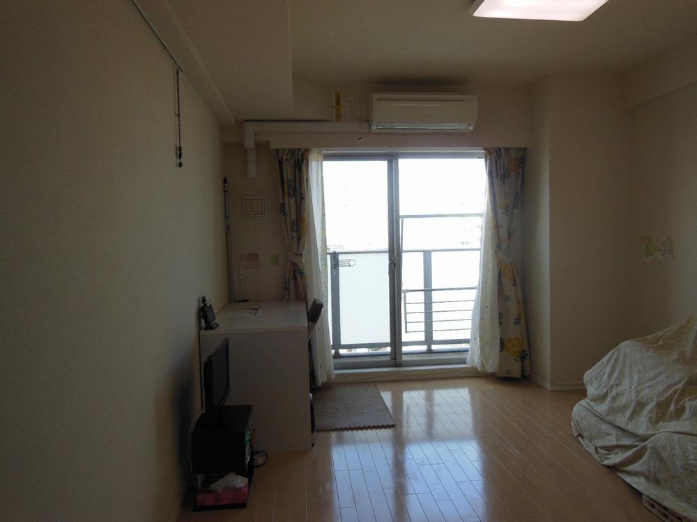 Non-living room. Indoor (11 May 2013) Shooting