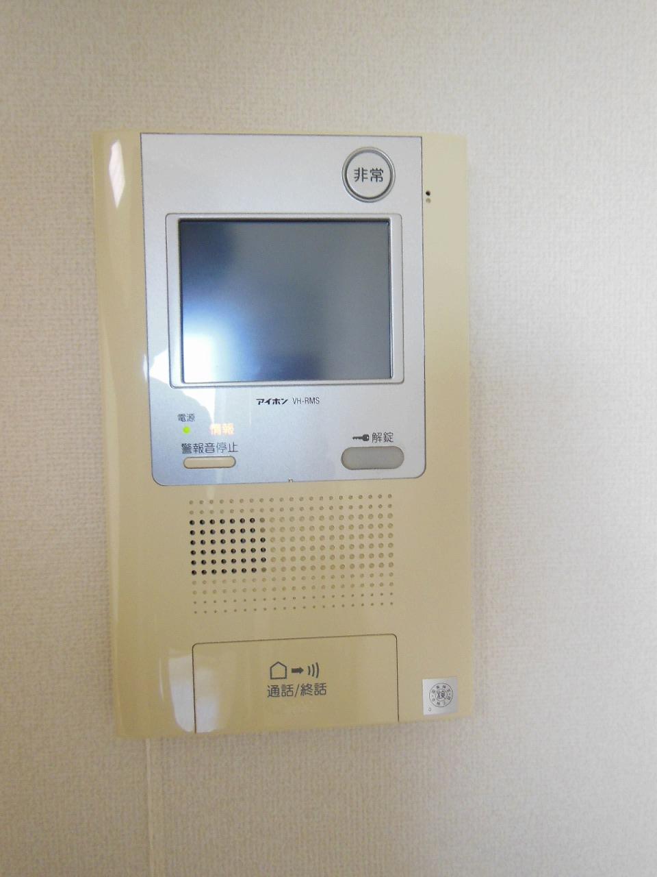 Other introspection. Auto-lock with the first floor of the common areas in conjunction TV monitor