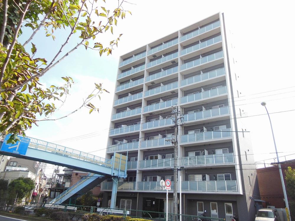 Local appearance photo. Local (11 May 2013) Shooting