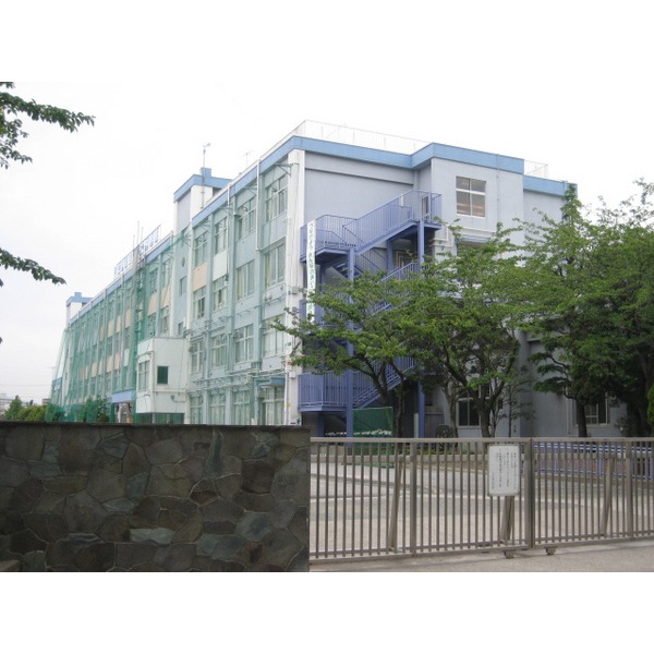 Junior high school. 692m to Edogawa Ward Ninoe junior high school (junior high school)