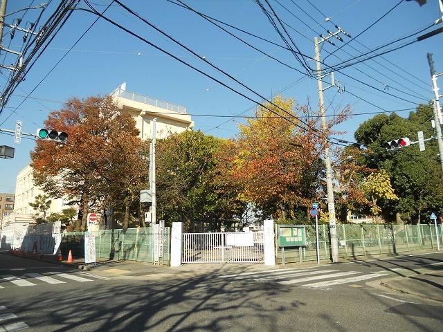 Primary school. 326m to Edogawa Ward Nishikomatsugawa Elementary School