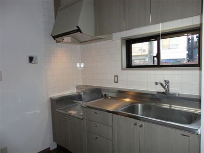 Kitchen. It is a photograph of the same property by room. (Reference photograph)