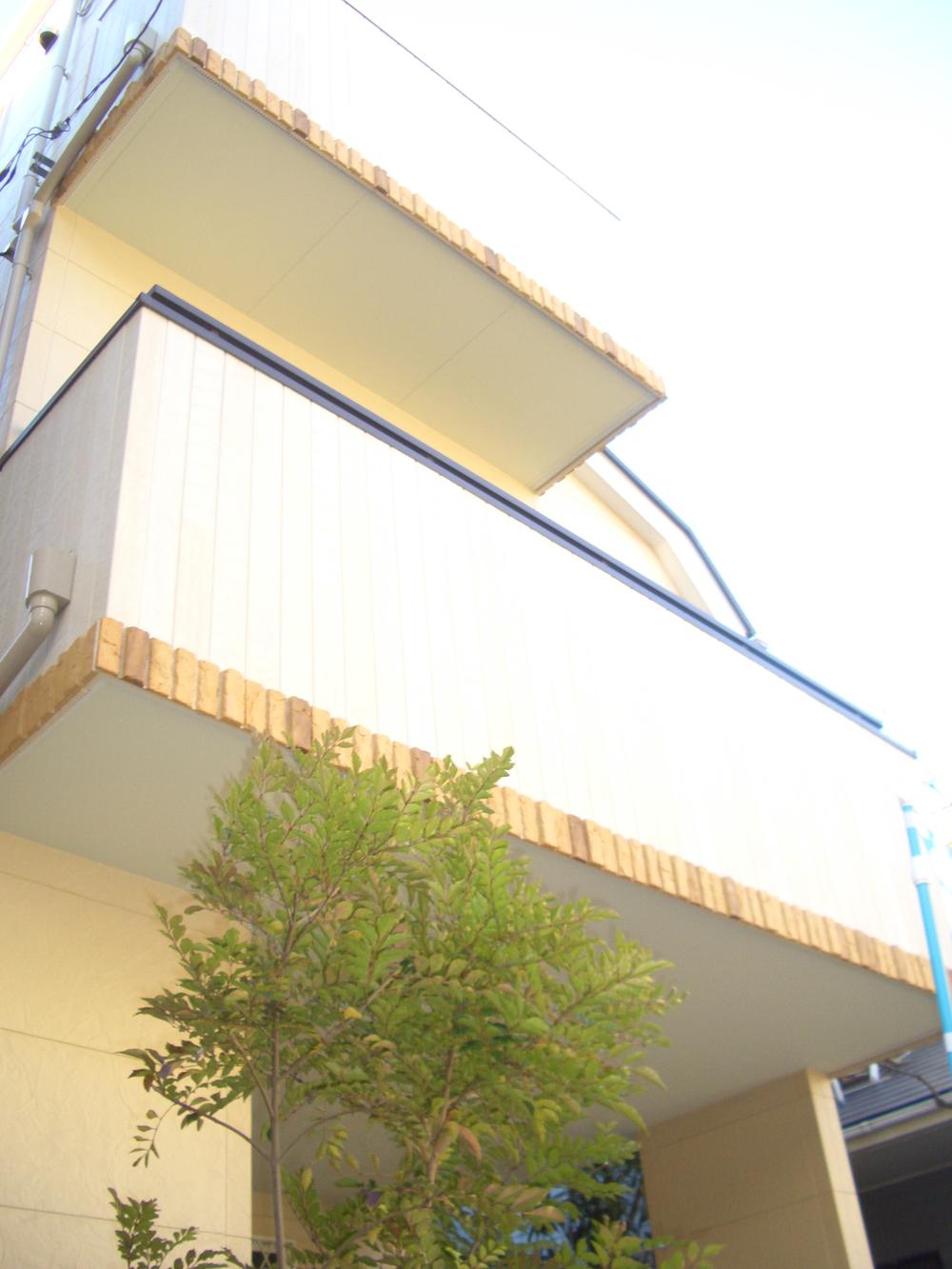 Local appearance photo