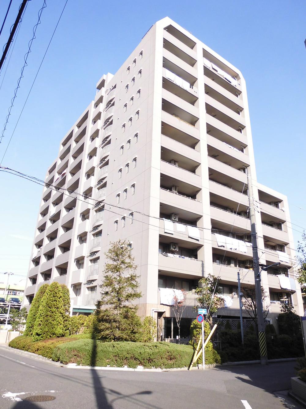 Local appearance photo. Local (12 May 2013) Shooting