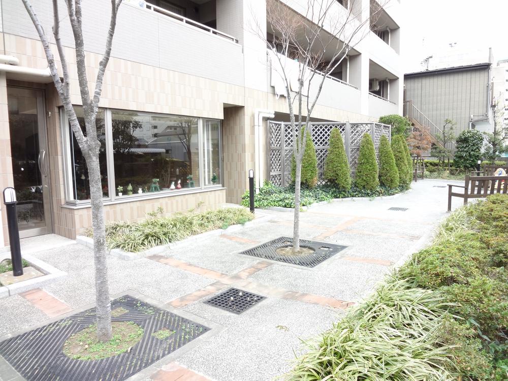 Other common areas. Mansion on-site children's park