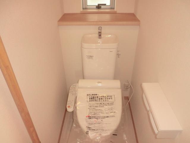 Toilet. Indoor (10 May 2013) Shooting