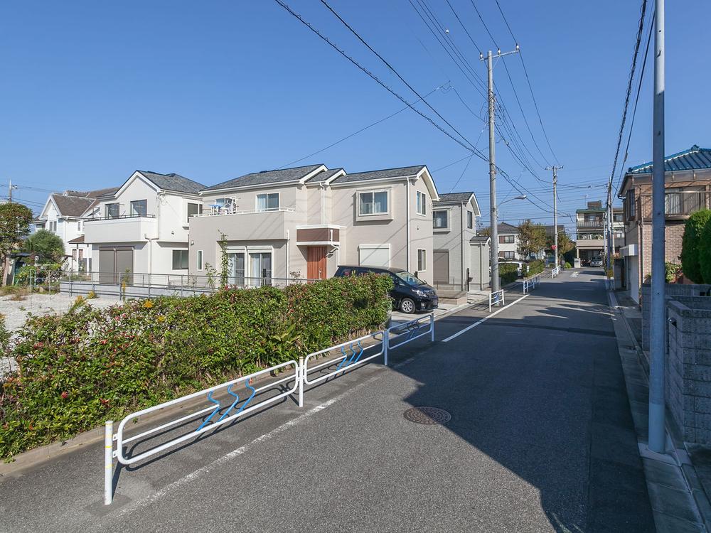 Local appearance photo. Local (10 May 2013) Shooting