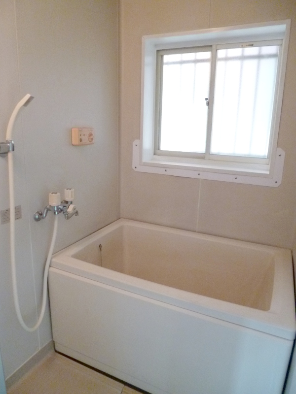 Bath. Reheating type ・ Yes window