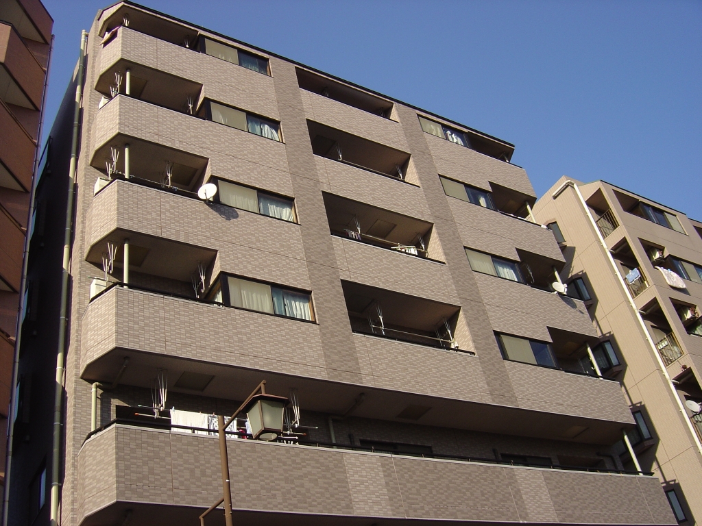 Building appearance. Tile Zhang, 7-story