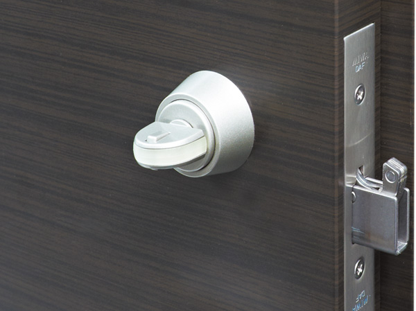 Security.  [Crime prevention thumb turn & sickle-type dead bolt] Adopted a crime prevention thumb to prevent the crime to unlock the door illegally use a wire or the like from the outside. Adopted sickle type dead bolt to be effective against vandalism.